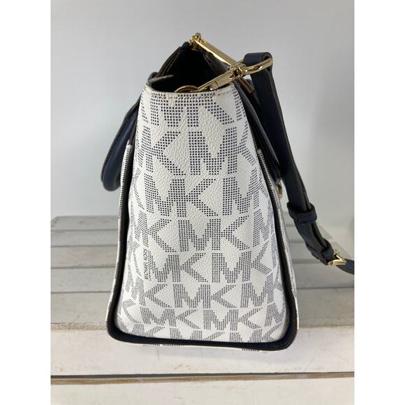 MICHAEL KORS, LARGE SIGNATURE PRINT LEATHER CROSSBODY BAG - Picture 4 of 14